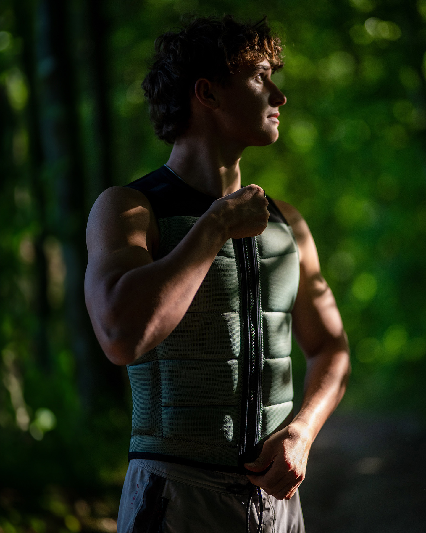 Follow Section Men's Impact Vest Black/Petina In Use