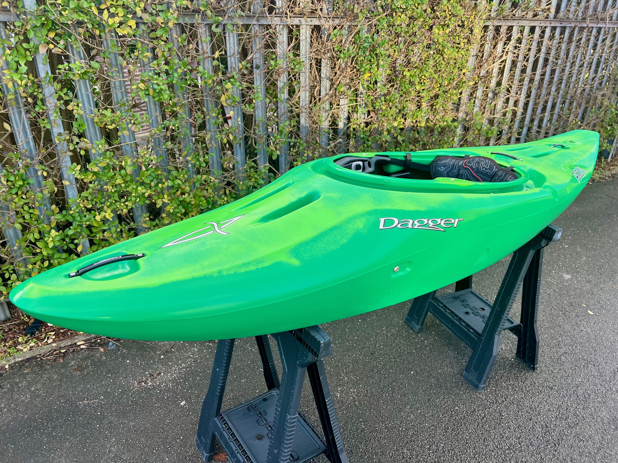 Dagger Axiom Action Kayak 8.5 Green Smoke | Factory Blemish