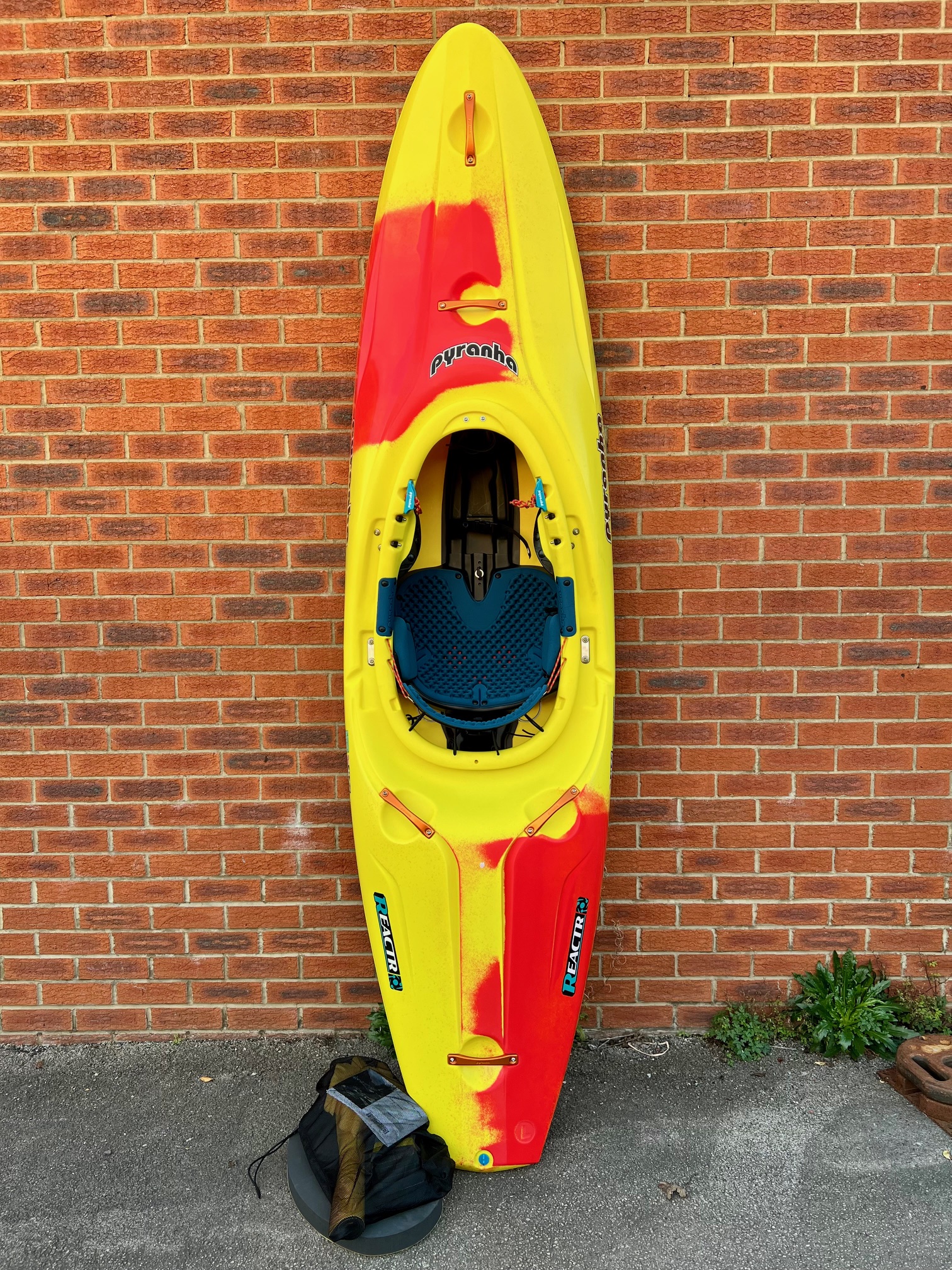 Pyranha ReactR Elite Kayak Large Lava Blast | Factory Blemish