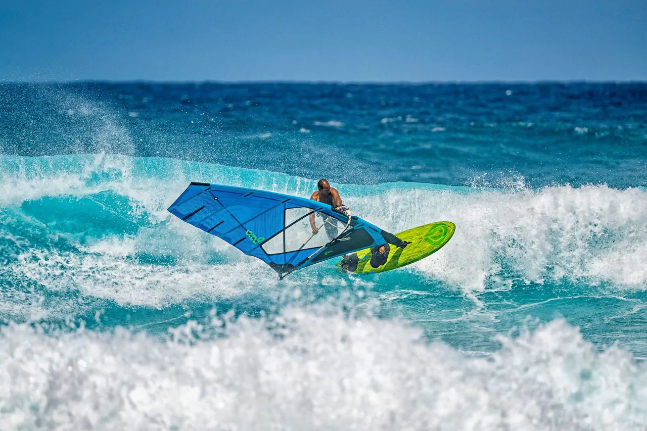 Goya Custom Thruster 4 Pro Carbon Windsurf Board | Robin Hood 